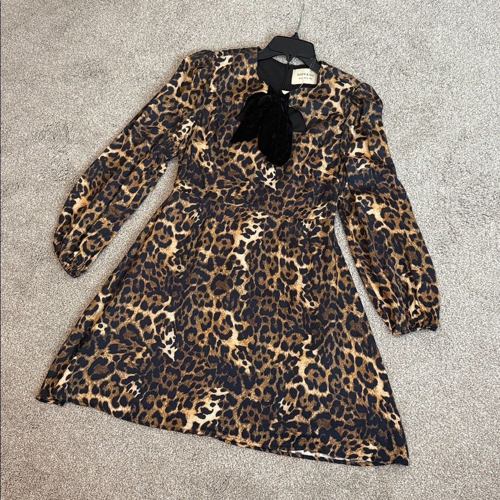 Hope & Ivy India Blouson Sleeve Skater Dress - Picture 2 of 10